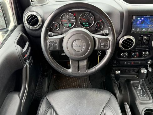 Used 2017 Jeep Wrangler Unlimited Sahara w/ Connectivity Group image 7