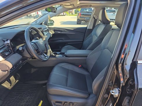 Used 2025 Toyota Camry XLE w/ Premium Package AWD/4WD image 9