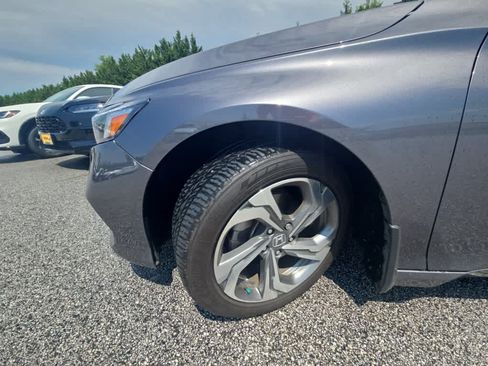 Used 2018 Honda Accord EX image 2