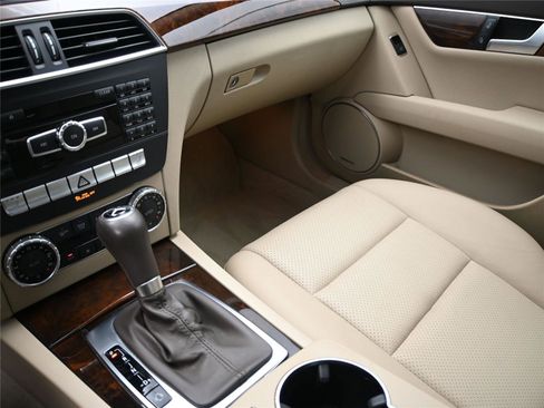 Used 2012 Mercedes-Benz C 300 4MATIC Sedan image 4