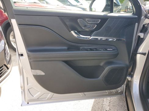 Used 2020 Lincoln Corsair Standard image 15