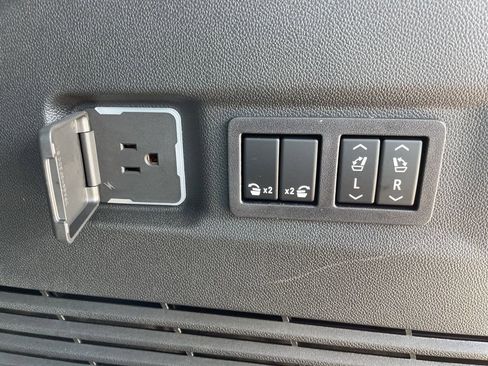 New 2026 Chevrolet Suburban Z71 w/ Comfort Package image 52