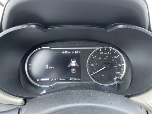 Used 2021 Nissan Versa SV image 18