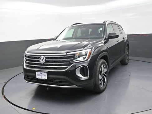 New 2026 Volkswagen Atlas SE FWD image 4
