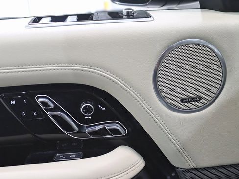 Used 2020 Land Rover Range Rover HSE image 35