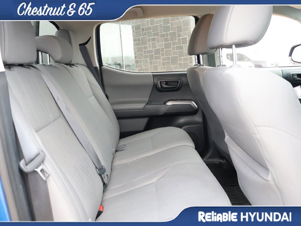 Used 2018 Toyota Tacoma SR5 RWD image 12