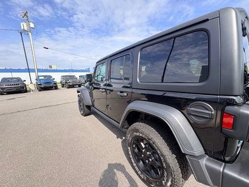 Used 2023 Jeep Wrangler Unlimited w/ Dual Top Group AWD/4WD image 5