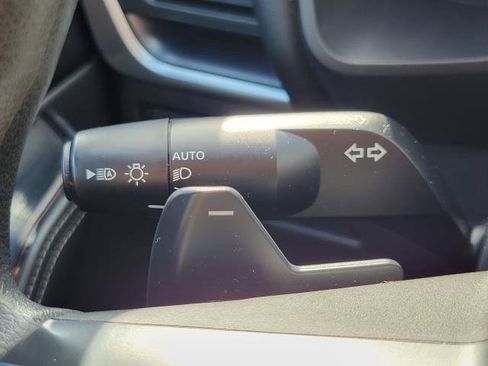 Used 2024 Nissan Rogue SV AWD/4WD image 16