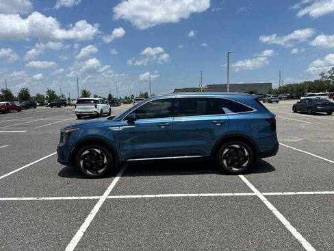 Certified 2025 Kia Sorento SX Prestige AWD/4WD image 12