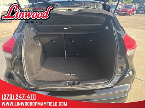 Used 2024 Nissan Kicks SR w/ SR Premium Package image 16