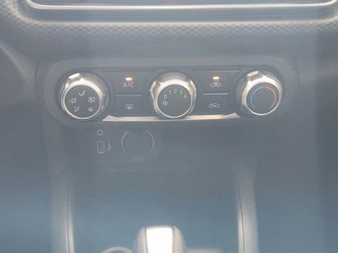 Used 2025 Nissan Kicks Play S FWD image 15