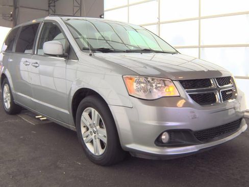 Used 2018 Dodge Grand Caravan SXT image 5