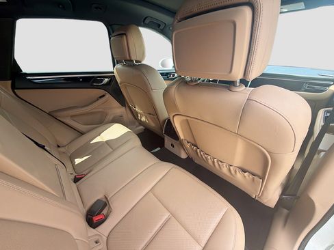 Used 2021 Porsche Macan AWD/4WD image 27