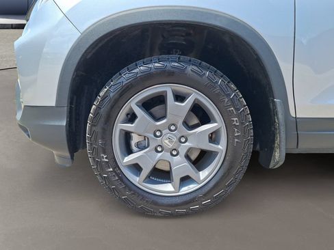 Used 2025 Honda Passport TrailSport image 10