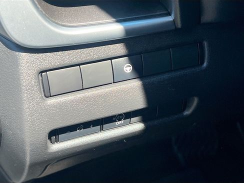 Used 2023 Nissan Rogue SV FWD image 10