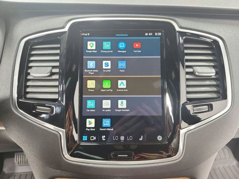 Used 2024 Volvo XC90 B5 Plus w/ Protection Package Premier image 32