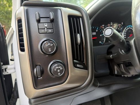 Used 2018 GMC Sierra 2500 Denali w/ Duramax Plus Package AWD/4WD image 12