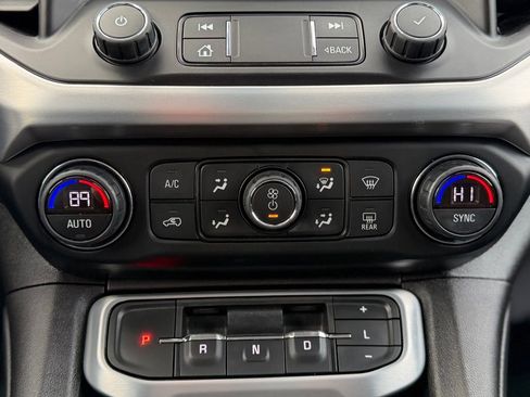 Used 2021 GMC Acadia SLE w/ Driver Convenience Package image 17