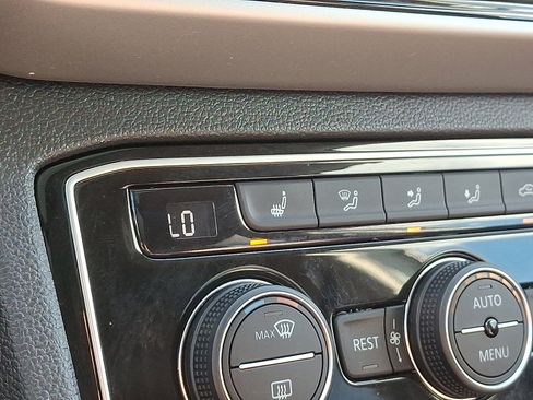 Certified 2023 Volkswagen Atlas SE w/ Panoramic Sunroof Package image 25