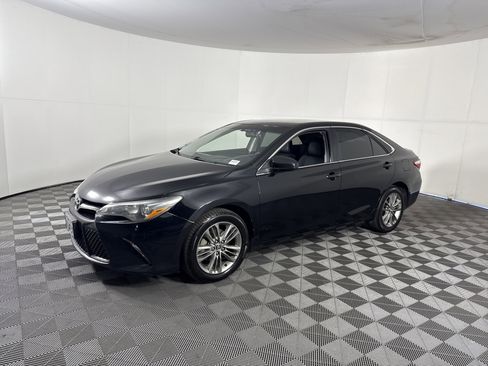 Used 2015 Toyota Camry SE image 8