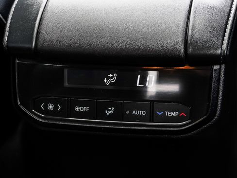 Certified 2025 Toyota Highlander XLE AWD/4WD image 31