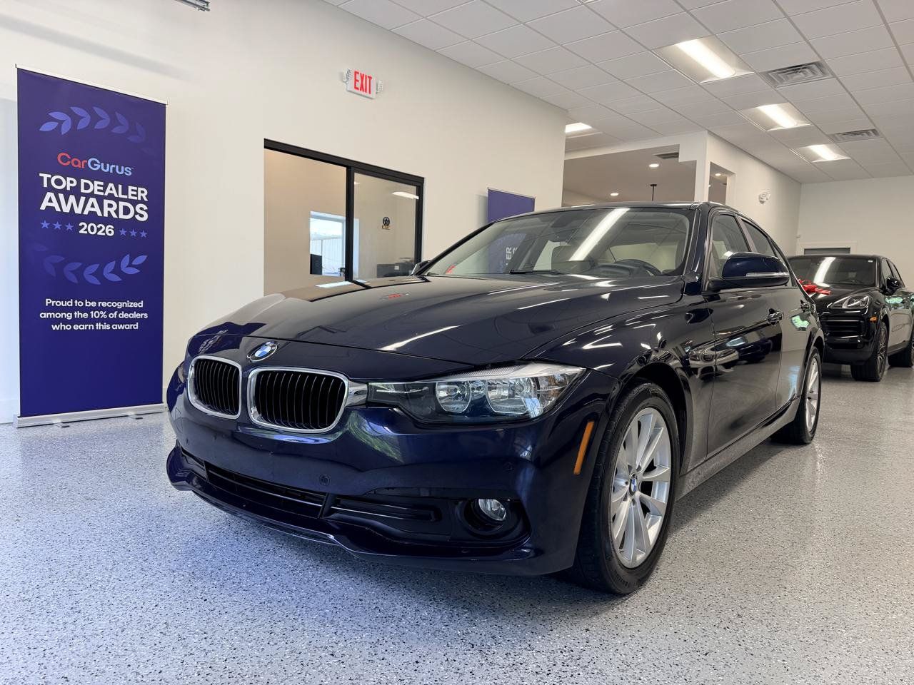 Used 2016 BMW 320i xDrive Sedan AWD/4WD image 3