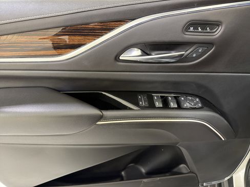 Used 2021 Cadillac Escalade Premium Luxury image 16