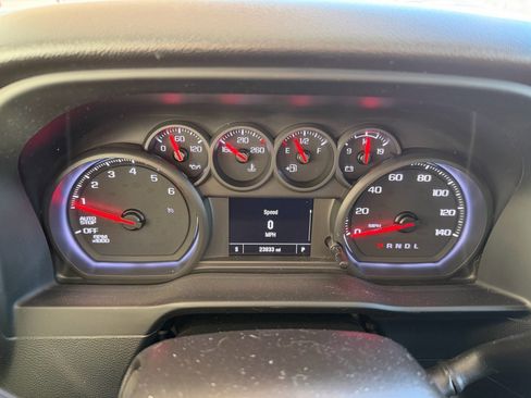 Used 2023 Chevrolet Silverado 1500 Custom image 9