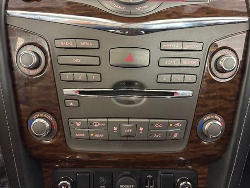 Used 2018 Nissan Armada Platinum w/ Interior Lighting Package RWD image 25