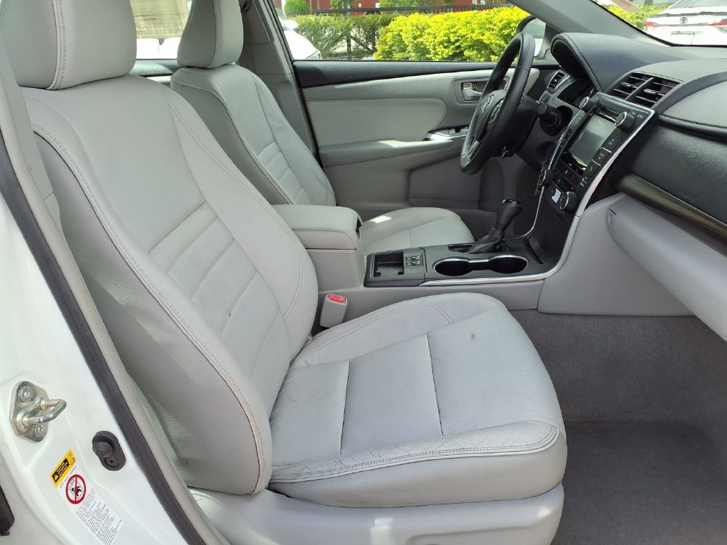 Used 2016 Toyota Camry XLE FWD image 14