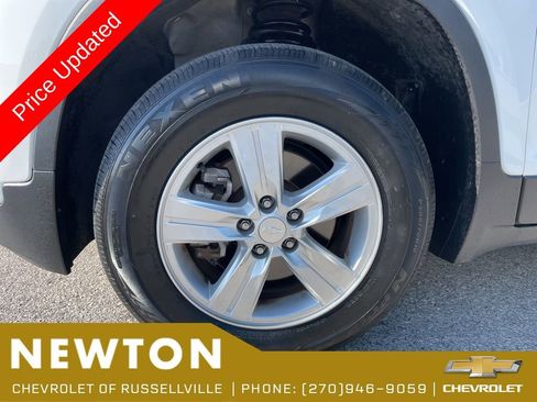 Used 2022 Chevrolet Trax LT AWD/4WD image 53
