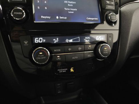 Used 2018 Nissan Rogue Sport SV w/ SV Technology Package AWD/4WD image 26