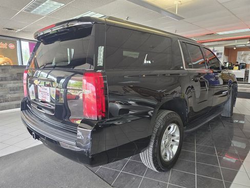 Used 2020 Chevrolet Suburban LT image 4