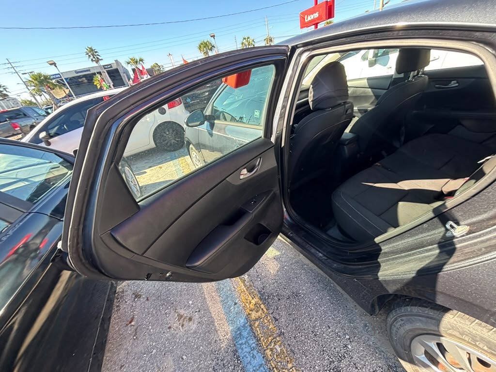Used 2019 Kia Forte Sedan FWD image 11