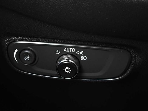 Used 2023 Chevrolet Equinox LT image 23