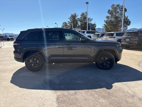 New 2026 Jeep Grand Cherokee Altitude AWD/4WD image 4