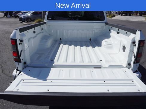 Certified 2025 Nissan Frontier SV w/ Tow Package RWD image 9