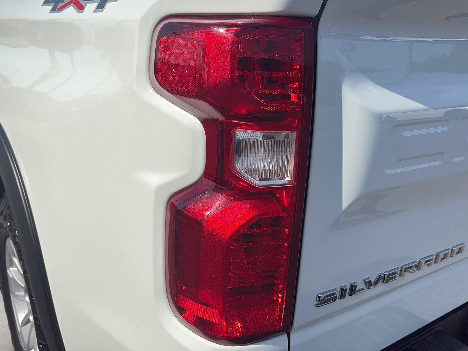 Used 2020 Chevrolet Silverado 1500 LT w/ Trailering Package AWD/4WD image 39