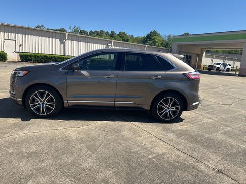 Used 2019 Ford Edge Titanium w/ Equipment Group 301A image 7