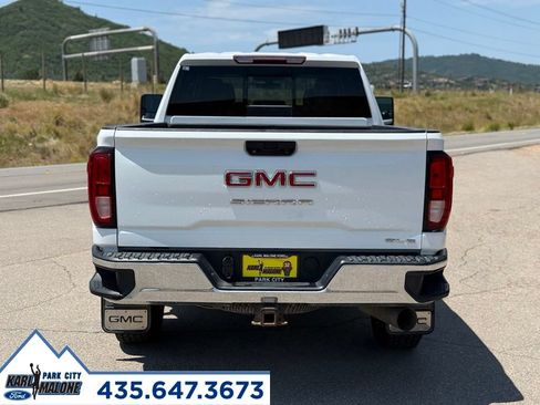 Used 2020 GMC Sierra 2500 SLE w/ Preferred Package AWD/4WD image 4