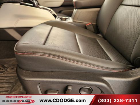 Used 2026 GMC Canyon AT4X AWD/4WD image 17