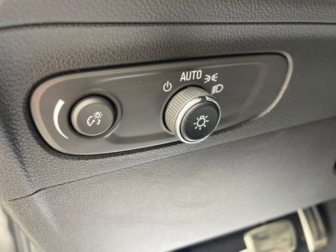 Used 2023 Buick Envision Essence w/ Sport Touring Package image 18