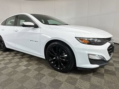 Used 2023 Chevrolet Malibu LT w/ Sport Edition FWD image 2