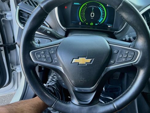 Used 2018 Chevrolet Volt Premier w/ Driver Confidence Package FWD image 11