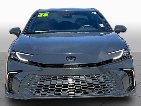 Used 2025 Toyota Camry XSE FWD image 3