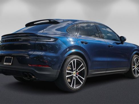 Used 2024 Porsche Cayenne S image 3