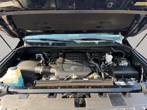 Used 2021 Toyota Tundra SR5 w/ SR5 Upgrade Package AWD/4WD image 21