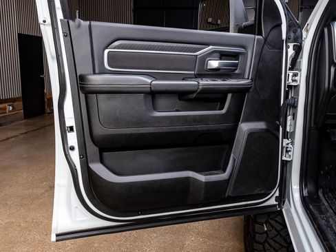 Used 2025 RAM 3500 Big Horn AWD/4WD image 35