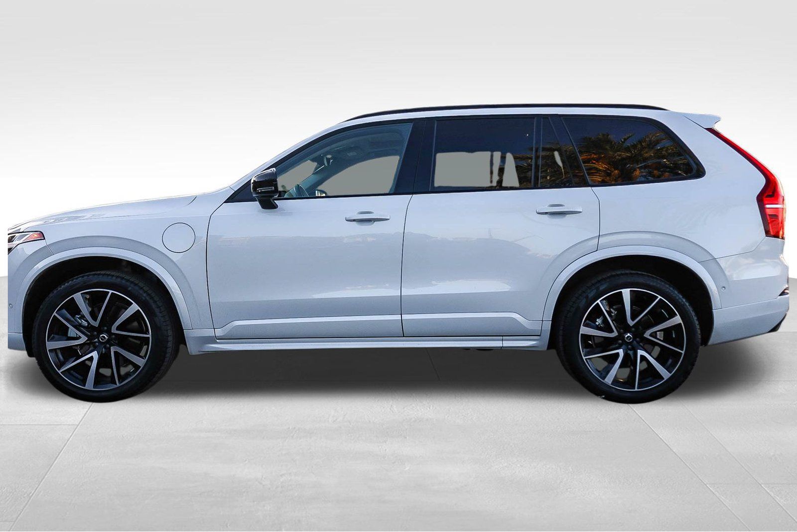 Used 2023 Volvo XC90 T8 Ultimate w/ Protection Package Premier AWD/4WD image 8