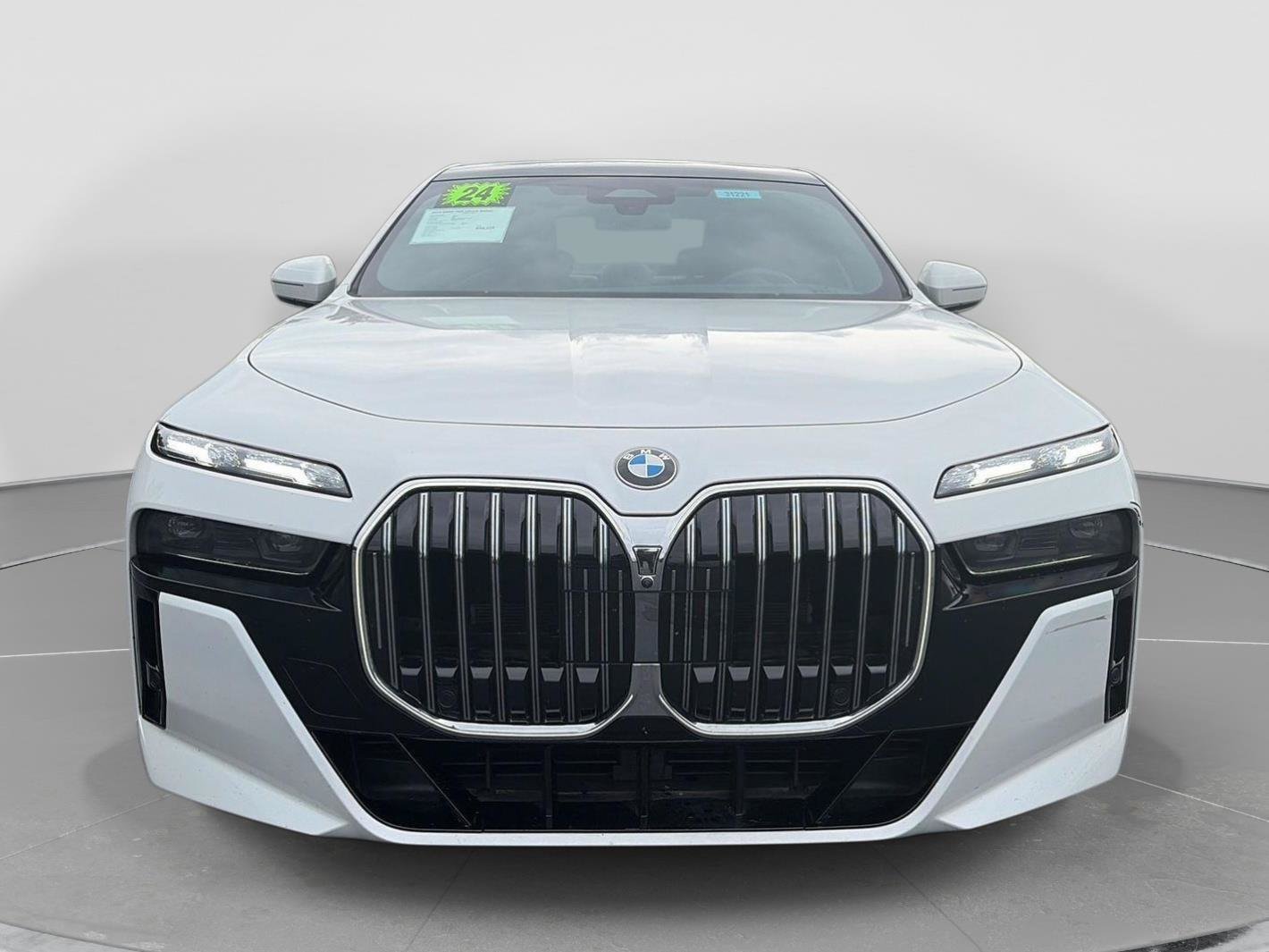Used 2024 BMW 760i xDrive w/ Executive Package AWD/4WD image 9